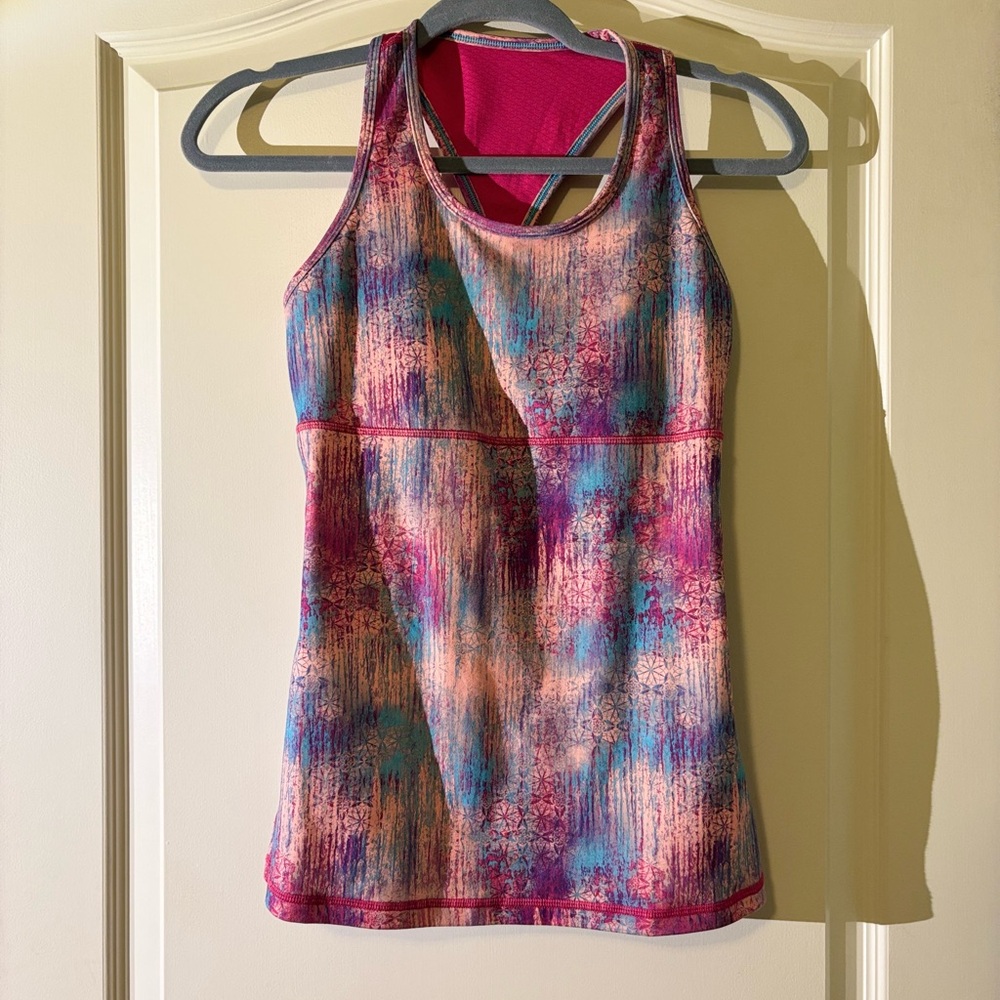 Ivivva Pink and Blue Sleeveless Fitted Graphic Tank Top
